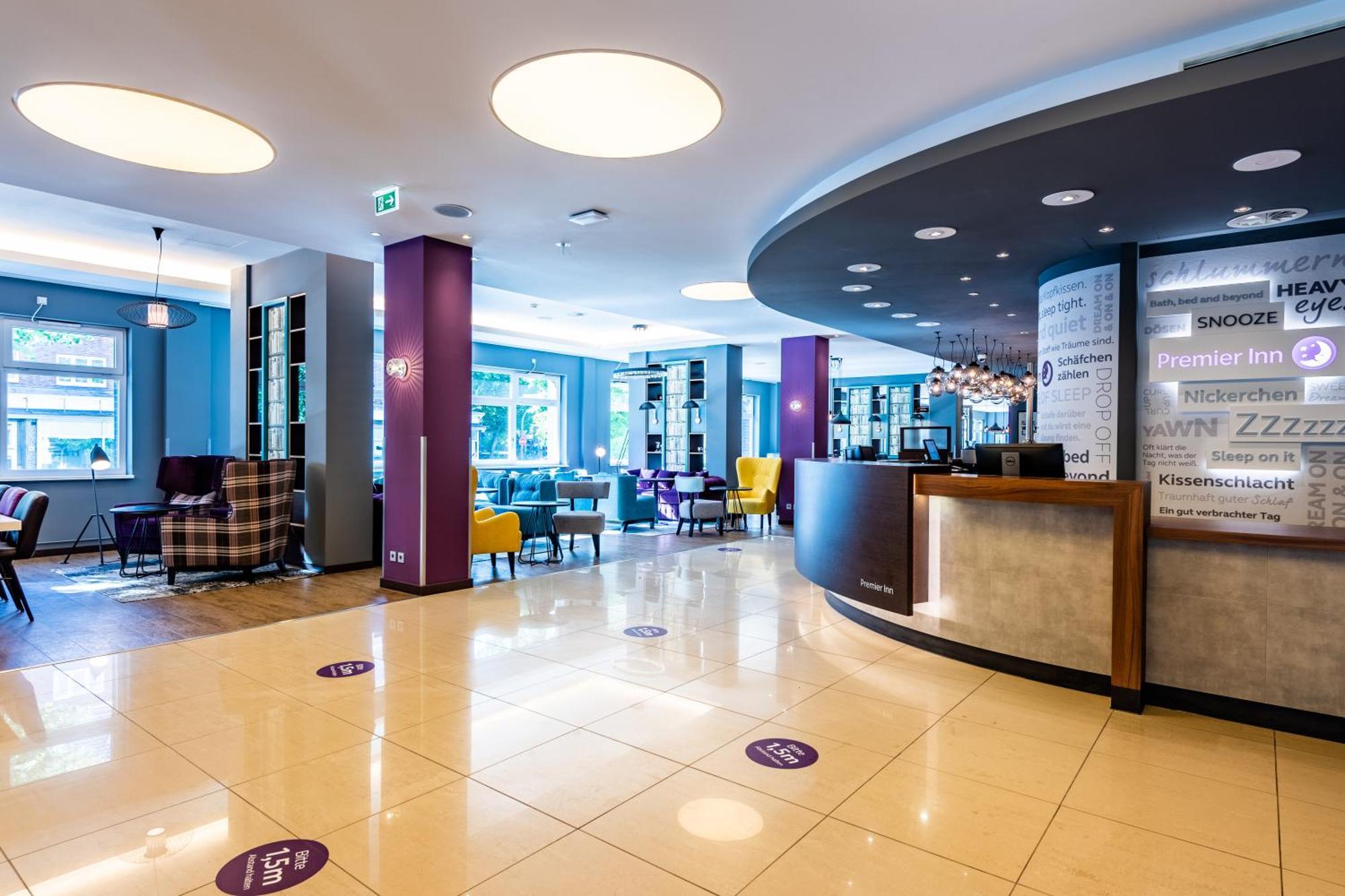 Premier Inn Hamburg City Alster Extérieur photo